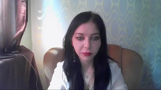 Snapshot of RileyTight chatting on June 9, 8:15 am RileyTight online show from June 9, 8:15 am
