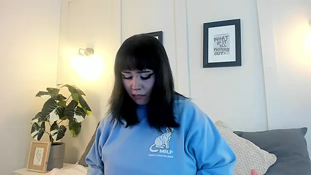 Snapshot of annyy_catt chatting on June 12, 3:38 am annyy catt online show from June 12, 3:38 am