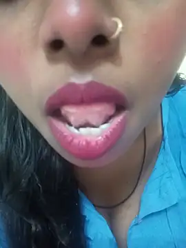 Sexy-Zeenat online show from June 6, 6:07 am
