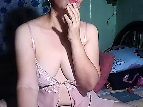 xxadeline47xx online show from July 5, 9:44 pm