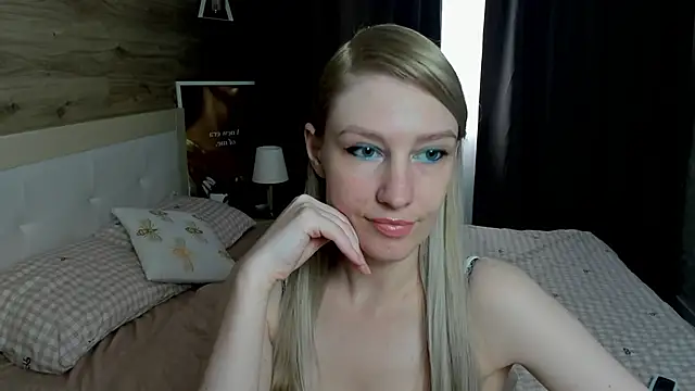 Snapshot of ReginaAmour chatting on June 7, 1:15 pm ReginaAmour online show from June 7, 1:15 pm