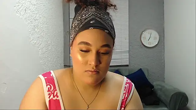 Snapshot of leilasosexy chatting on June 8, 3:56 pm leilasosexy online show from June 8, 3:56 pm