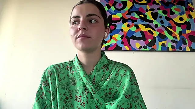 Snapshot of MarisaKomar chatting on June 4, 4:13 pm MarisaKomar online show from June 4, 4:13 pm