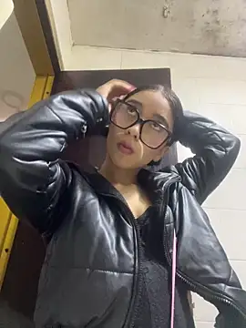 Snapshot of miss_alahia chatting on June 17, 8:32 pm miss alahia online show from June 17, 8:32 pm