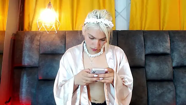 Winter Girl 07 online show from July 28, 8:10 am
