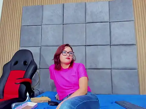 Snapshot of ScarletANDdimitry chatting on June 12, 12:37 pm ScarletANDdimitry online show from June 12, 12:37 pm