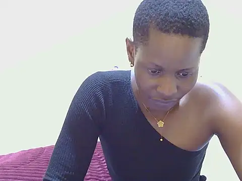 lunah sexxy online show from July 18, 11:30 pm