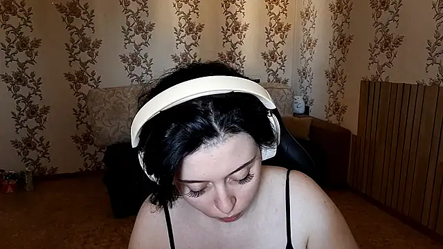 YunaLush online show from June 10, 7:51 am