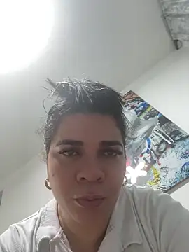 Snapshot of Siri_Luxx chatting on June 8, 1:09 am Siri Luxx online show from June 8, 1:09 am