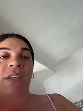 Snapshot of Siri_Luxx chatting on July 5, 2:24 pm Siri Luxx online show from July 5, 2:24 pm