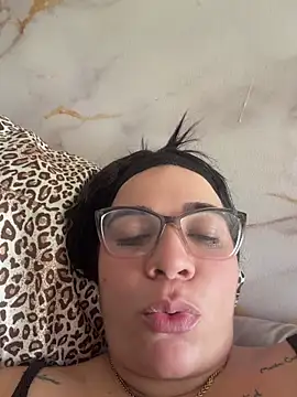 Snapshot of Siri_Luxx chatting on July 29, 7:12 pm Siri Luxx online show from July 29, 7:12 pm