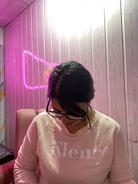 Snapshot of Selin_mehott chatting on June 7, 11:03 am Selin mehott online show from June 7, 11:03 am