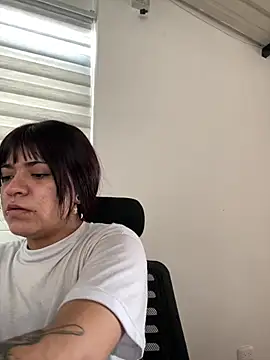 Snapshot of AngieRousse chatting on June 11, 12:25 pm AngieRousse online show from June 11, 12:25 pm