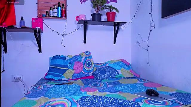 Snapshot of Celeste_Latina19 chatting on June 16, 4:15 am Celeste Latina19 online show from June 16, 4:15 am