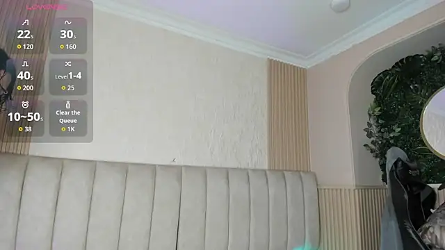 julimonroe  online show from July 1, 12:23 am
