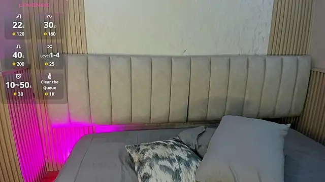 julimonroe  online show from July 14, 2:49 am