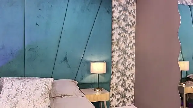 julimonroe  online show from July 26, 2:53 am