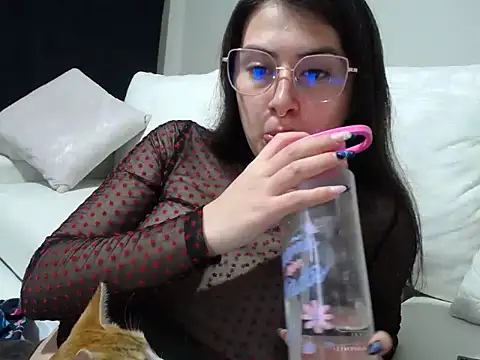 Snapshot of Mile_Evanns chatting on June 19, 12:15 am Mile Evanns online show from June 19, 12:15 am