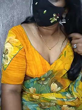 Snapshot of Nithya_ chatting on June 5, 6:52 am Nithya online show from June 5, 6:52 am