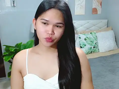 AlianaFord online show from July 14, 8:25 pm