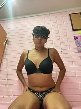 moonightchill online show from June 4, 5:46 am