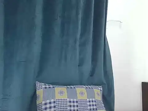 Snapshot of Naughtysavage chatting on June 6, 10:31 am Naughtysavage online show from June 6, 10:31 am