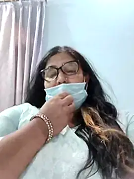 Snapshot of Hina4577 chatting on June 4, 7:14 am Hina4577 online show from June 4, 7:14 am