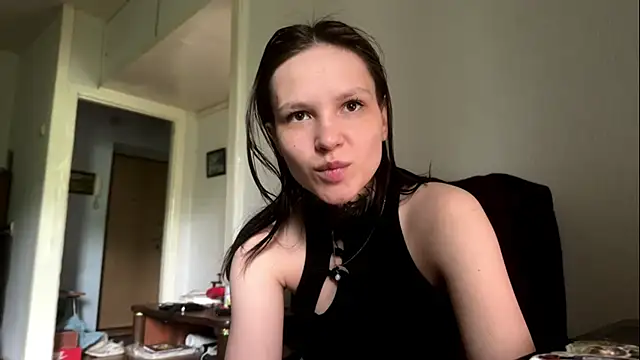 Snapshot of Sarahthegreatest chatting on June 6, 6:18 am Sarahthegreatest online show from June 6, 6:18 am