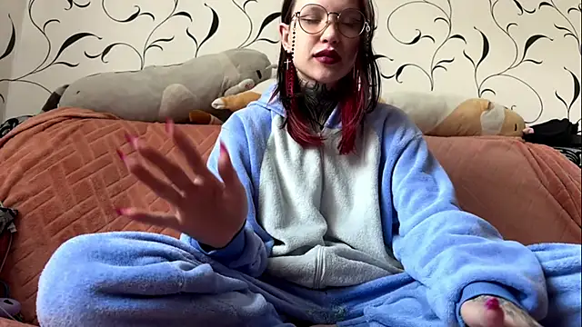 Snapshot of Sarahthegreatest chatting on June 15, 7:43 am Sarahthegreatest online show from June 15, 7:43 am