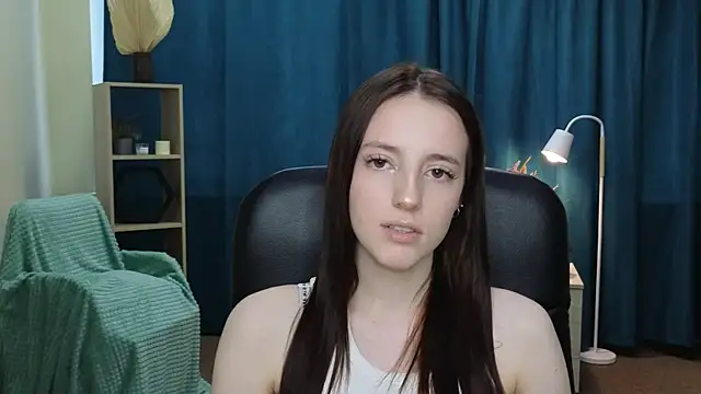 Snapshot of VidaInklebarger chatting on June 4, 9:48 am VidaInklebarger online show from June 4, 9:48 am