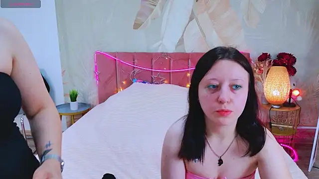 RuthHalll online show from June 14, 10:06 am
