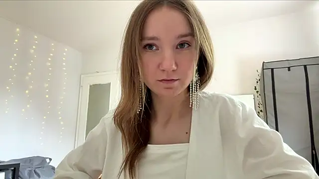 Snapshot of smalllisa chatting on June 6, 2:11 pm smalllisa online show from June 6, 2:11 pm