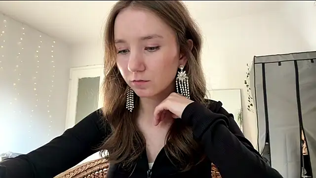 Snapshot of smalllisa chatting on June 12, 6:07 pm smalllisa online show from June 12, 6:07 pm