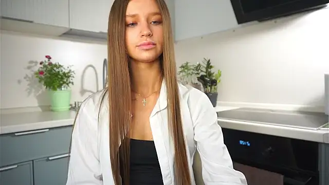 MerryHotlend online show from June 13, 1:42 pm