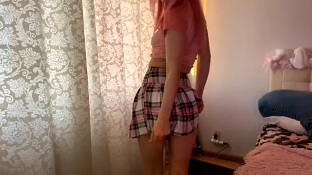 sexy cute18 online show from July 3, 1:01 am