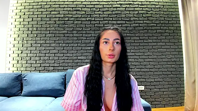 AvaLyynn online show from June 12, 6:51 pm