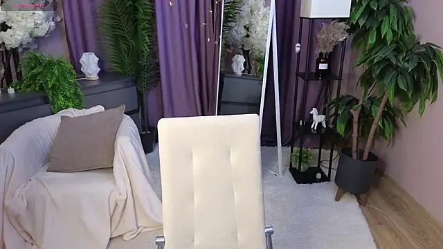 Lina deels online show from June 20, 7:27 pm