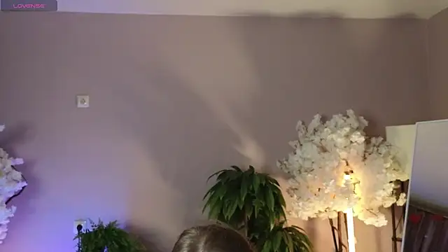 Lina deels online show from July 23, 7:34 pm