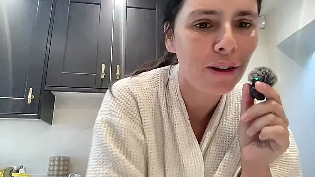 JadeLucy online show from June 7, 7:34 am