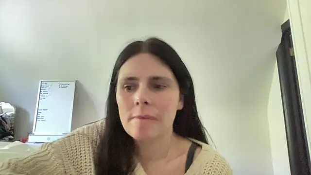 JadeLucy online show from June 14, 9:55 am