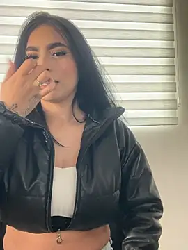 Snapshot of Sara_fernandez- chatting on June 9, 12:28 pm Sara fernandez- online show from June 9, 12:28 pm