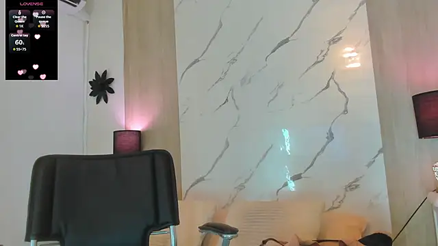DanniValencia online show from June 15, 7:38 pm