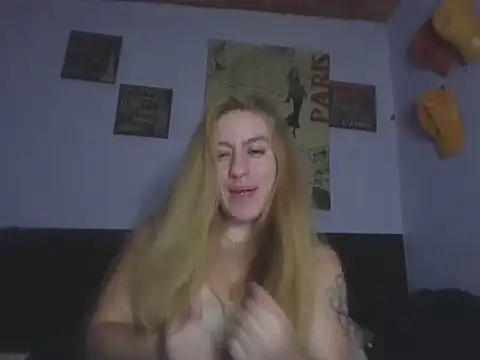 DollPhanie online show from June 19, 12:26 am