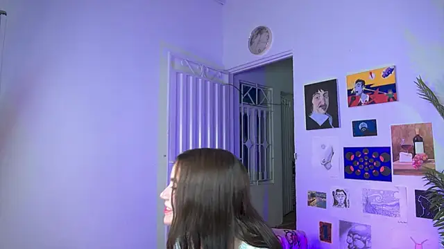 Snapshot of Moon-Pixie chatting on June 5, 5:36 am Moon-Pixie online show from June 5, 5:36 am