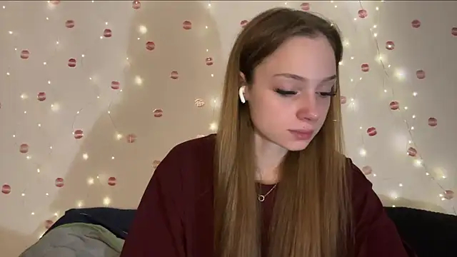 itskylieee online show from July 15, 10:20 am
