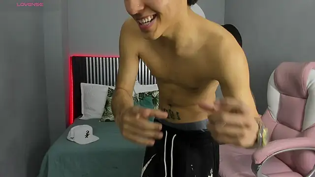 Axel Mendozaa online show from June 9, 7:58 pm