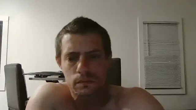 Snapshot of Daddy_Smallz_xxx chatting on June 4, 1:55 am Daddy Smallz xxx online show from June 4, 1:55 am