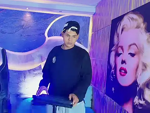Alexi hot23 online show from June 6, 7:40 pm