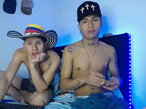 Snapshot of TheHotDuo19 chatting on June 14, 5:20 am TheHotDuo19 online show from June 14, 5:20 am