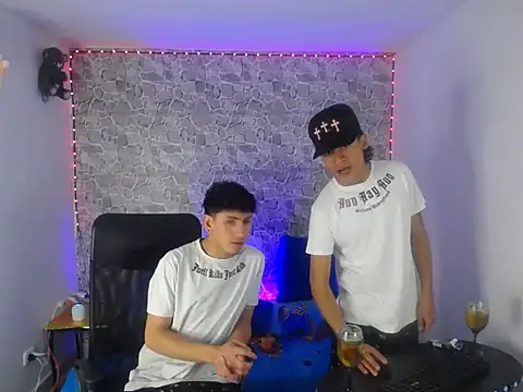 TheHotDuo19 online show from July 29, 5:05 am